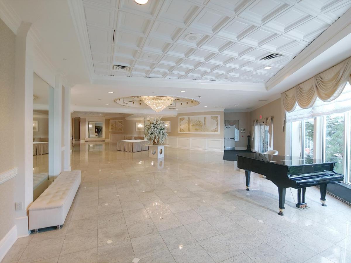 Hotel The Wilshire Grand