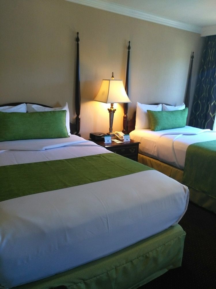 The Wilshire Grand 3* West Orange