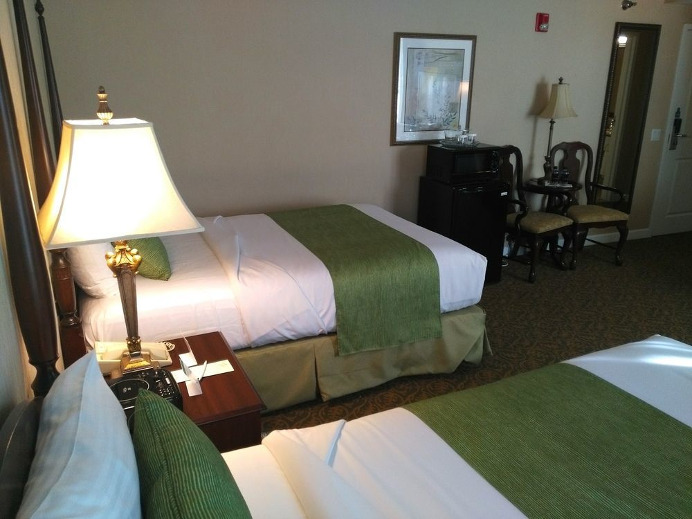 Hotel The Wilshire Grand 3*