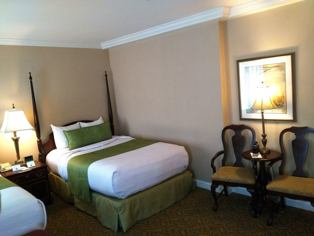 The Wilshire Grand 3*